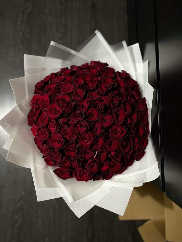 Clean Center Float workshop space where corporate flower arrangements are designed and prepared for business delivery